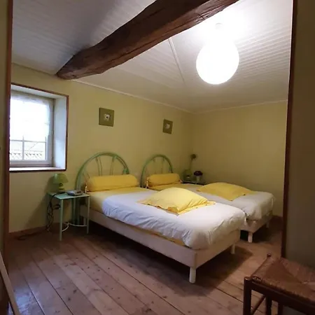 Cosy Avec 3 Chambres, Cour Privee, Baby-foot Et Internet, Equipements Bebe Inclus, Animaux Permis - Fr-1-653-154 منزل ريفي *