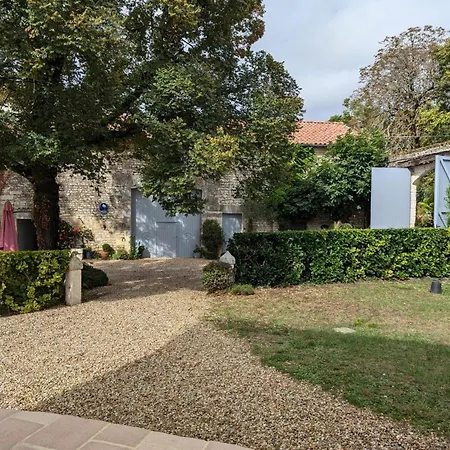 Cosy Avec 3 Chambres, Cour Privee, Baby-foot Et Internet, Equipements Bebe Inclus, Animaux Permis - Fr-1-653-154 Jauldes