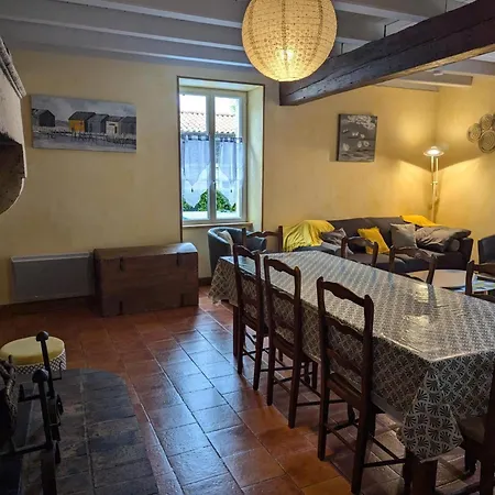 Cosy Avec 3 Chambres, Cour Privee, Baby-foot Et Internet, Equipements Bebe Inclus, Animaux Permis - Fr-1-653-154
