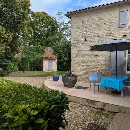 Cosy Avec 3 Chambres, Cour Privee, Baby-foot Et Internet, Equipements Bebe Inclus, Animaux Permis - Fr-1-653-154 * Jauldes