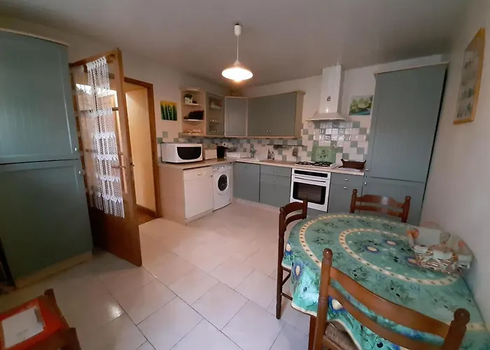 Cosy Avec 3 Chambres, Cour Privee, Baby-foot Et Internet, Equipements Bebe Inclus, Animaux Permis - Fr-1-653-154 بيت للعطل Jauldes