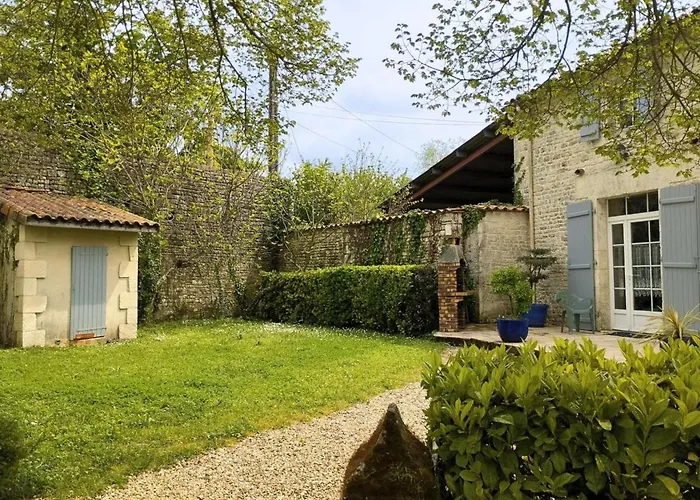 Cosy Avec 3 Chambres, Cour Privee, Baby-foot Et Internet, Equipements Bebe Inclus, Animaux Permis - Fr-1-653-154 Jauldes