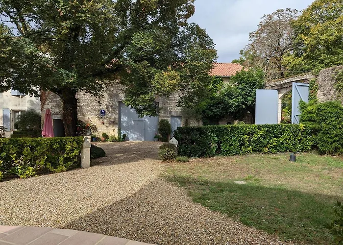 Cosy Avec 3 Chambres, Cour Privee, Baby-foot Et Internet, Equipements Bebe Inclus, Animaux Permis - Fr-1-653-154 Jauldes