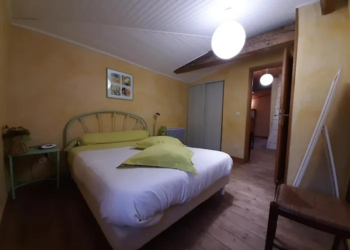 Cosy Avec 3 Chambres, Cour Privee, Baby-foot Et Internet, Equipements Bebe Inclus, Animaux Permis - Fr-1-653-154 بيت للعطل