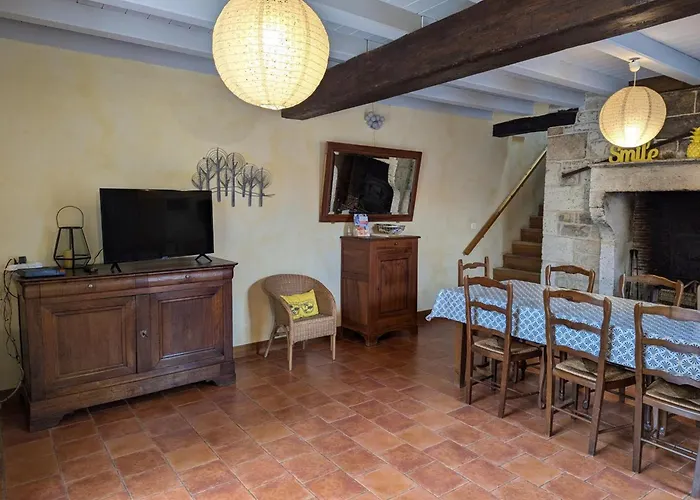 Cosy Avec 3 Chambres, Cour Privee, Baby-foot Et Internet, Equipements Bebe Inclus, Animaux Permis - Fr-1-653-154 بيت للعطل *