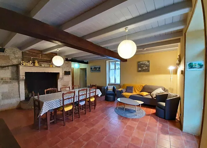 Cosy Avec 3 Chambres, Cour Privee, Baby-foot Et Internet, Equipements Bebe Inclus, Animaux Permis - Fr-1-653-154 بيت للعطل *