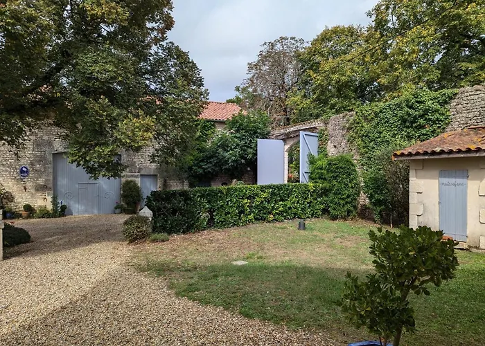 Cosy Avec 3 Chambres, Cour Privee, Baby-foot Et Internet, Equipements Bebe Inclus, Animaux Permis - Fr-1-653-154 *